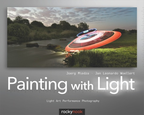 JanLeonardo Woellert et Joerg Miedza - Painting with Light - Light Art Performance Photography.