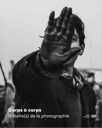 Julie Jones - Corps à corps - Histoire(s) de la photographie.