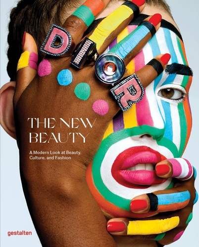 Kari Molvar - The new beauty - A modern look at beauty, culture, and fashion.