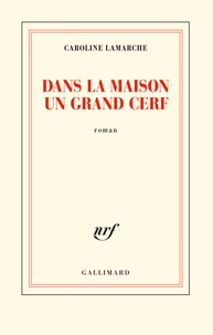 Dans la maison un grand cerf