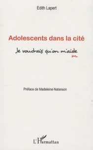 Adolescents dans la cité