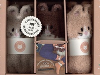  Larousse - Mes chatons chaussettes - Coffret avec 3 jolies paires de chaussettes.