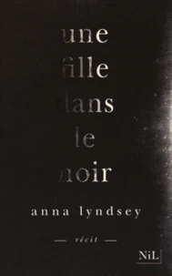 Une fille dans le noir