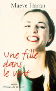 Une fille dans le vent
