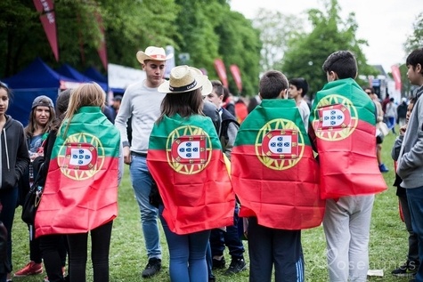 100 ans d'histoire des Portugais en France