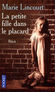 La petite fille dans le placard