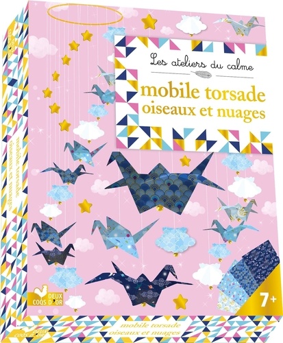 Mobile torsade oiseaux et nuages. Avec 17 feuilles, 8 papiers origami, 1 cercle doré, 1 feuille de stickers, 14 perles dorées et du fil de nylon