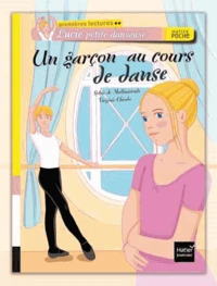 Un garçon au cours de danse