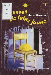 Un bonnet de laine jaune