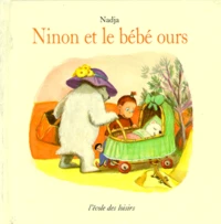 Ninon et le bébé ours