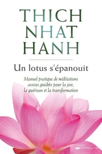 Un lotus s'épanouit