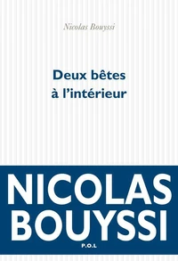 Deux bêtes à l'intérieur