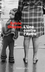 L'une contre l'autre