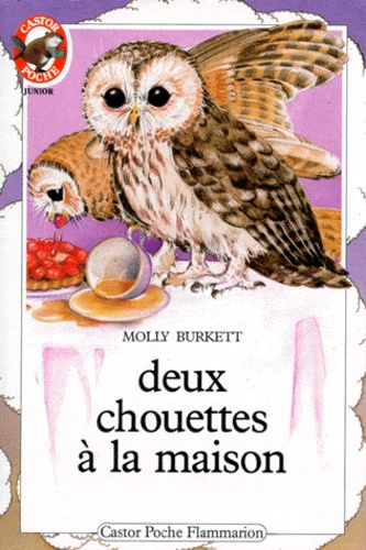 Deux Chouettes À La Maison