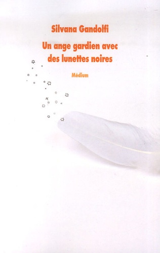 Un Ange Gardien Avec Des Lunettes Noires