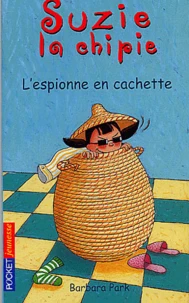 L'espionne en cachette