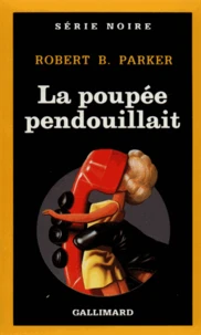 La poupée pendouillait
