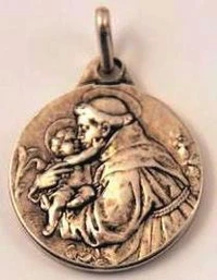 Médaille St Antoine, finition Vieil Argent en laiton argenté 18 mm, Pack de 25