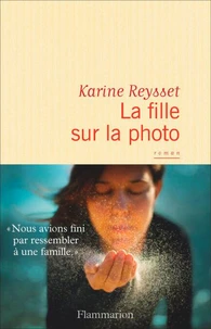 La fille sur la photo