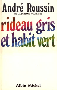 Rideau gris et habit vert