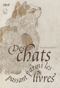 Des chats passant parmi les livres