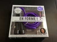 Sandra Leboucq - En forme ! - Coffret avec une corde à sauter violette.
