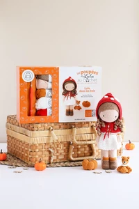 Les poupée de Lulu au crochet et ses accessoires : Lulu dans les bois