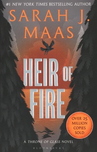 Sarah J. Maas - The Throne of Glass  : Heir of Fire.