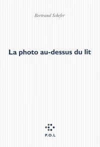La photo au-dessus du lit