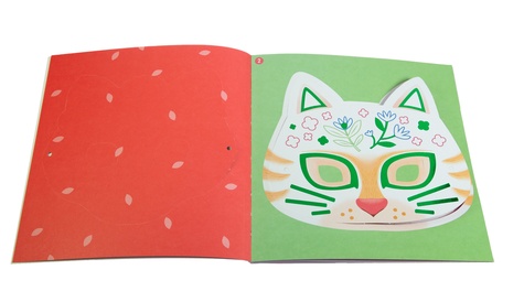 Animaux trop mignons. 8 masques et leurs accessoires à colorier !