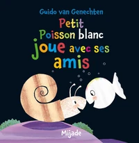 Petit poisson blanc joue avec ses amis